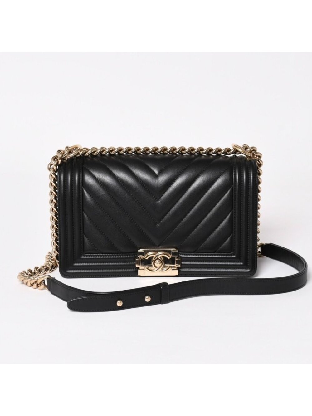 Chanel Boy Chain Shoulder Bag V-shaped Stitch Chevron CC Logo Lambskin Black